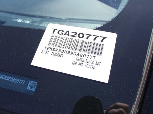 Used 2023 Ford Explorer XLT w/ Equipment Group 202A image 39