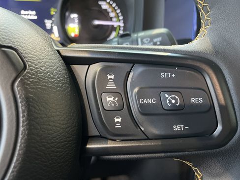 Used 2025 Jeep Wrangler Sport S w/ Convenience Group image 19