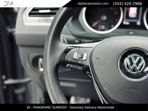 Used 2020 Volkswagen Tiguan SE w/ Panoramic Sunroof Package AWD/4WD image 30