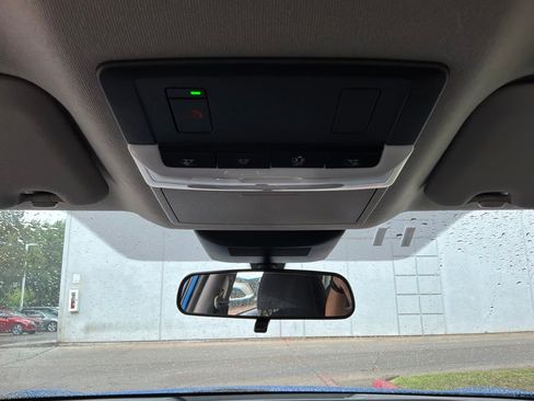 Used 2025 Nissan Sentra SV FWD image 14