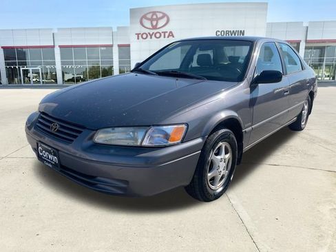 Used 1997 Toyota Camry LE w/ Leather Trim Pkg FWD image 7