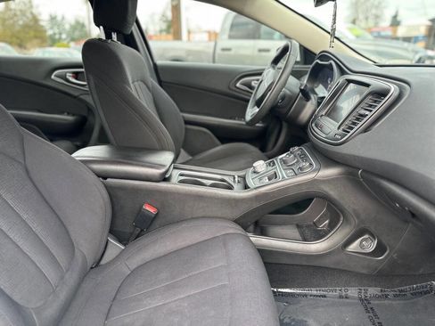 Used 2015 Chrysler 200 Limited image 22