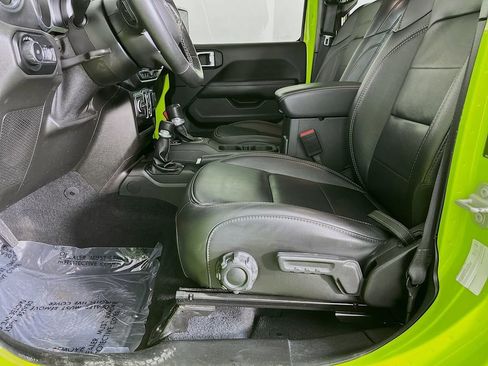 Used 2021 Jeep Wrangler Unlimited Sahara w/ Uconnect 4C Nav & Sound Group AWD/4WD image 27