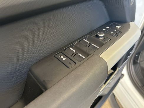 Used 2020 Land Rover Defender 110 SE image 49