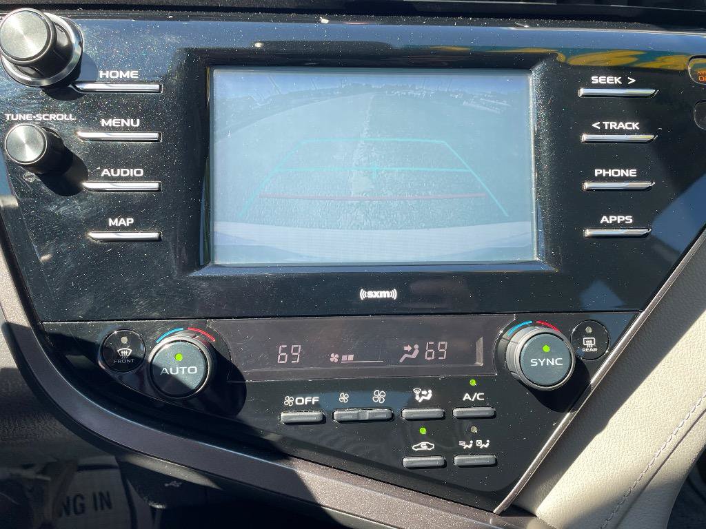 Used 2020 Toyota Camry SE FWD image 25