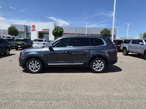Used 2021 Kia Telluride LX FWD image 2