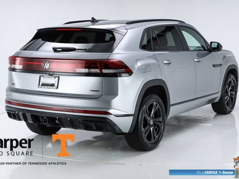 Used 2025 Volkswagen Atlas Cross Sport SEL R-Line AWD/4WD image 9