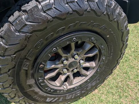 Used 2021 Jeep Wrangler Unlimited Rubicon AWD/4WD image 7