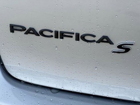 New 2026 Chrysler Pacifica Limited w/ S Appearance Package AWD/4WD image 44