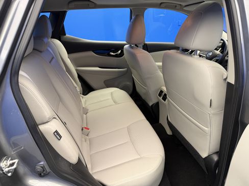 Used 2021 Nissan Rogue Sport SL w/ Premium Package image 28