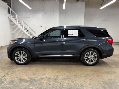 Used 2022 Ford Explorer Limited w/ Equipment Group 301A image 5