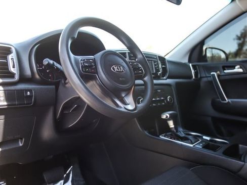 Used 2018 Kia Sportage LX FWD image 37