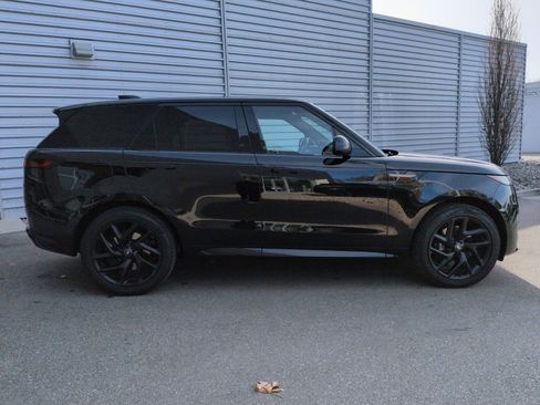 Used 2024 Land Rover Range Rover Sport Dynamic SE image 5