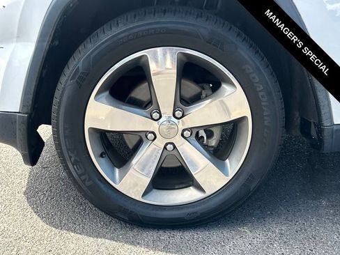 Used 2015 Jeep Grand Cherokee Limited w/ Luxury Group II image 10