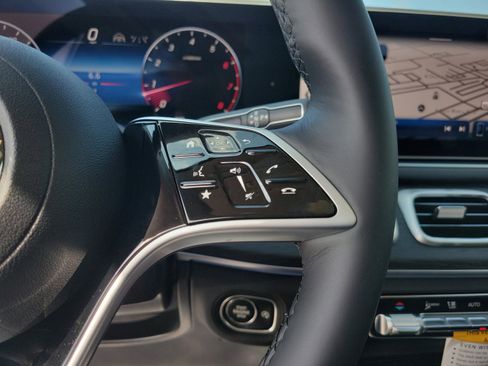 New 2026 Mercedes-Benz GLS 450 4MATIC image 24