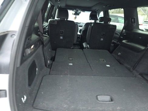 Used 2025 Jeep Grand Cherokee L Overland w/ Advanced Protech Group III image 24