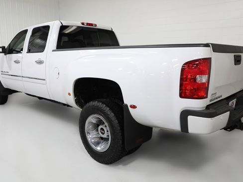 Used 2011 GMC Sierra 3500 Denali image 16