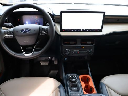 Used 2025 Ford Maverick Lariat AWD/4WD image 5