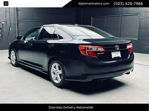 Used 2013 Toyota Camry SE FWD image 5