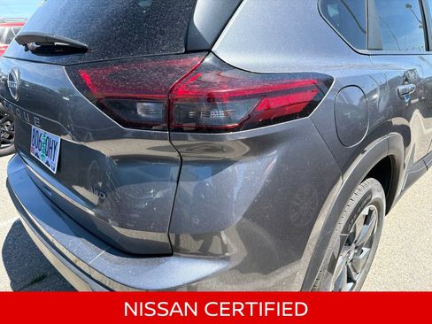 Certified 2025 Nissan Rogue SV AWD/4WD image 8