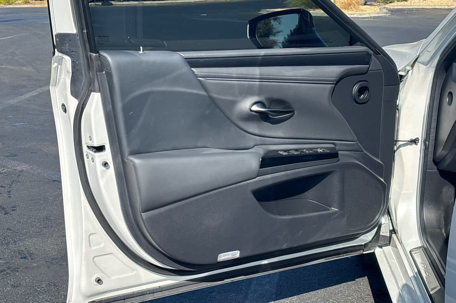 Used 2025 Lexus ES 350 w/ Accessory Package (Z2) FWD image 14