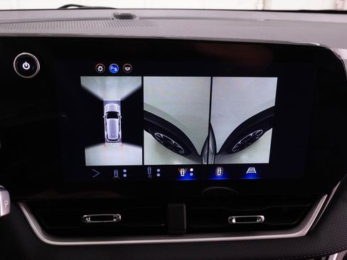 New 2026 Chevrolet Equinox LT w/ Safety and Technology Package FWD image 31