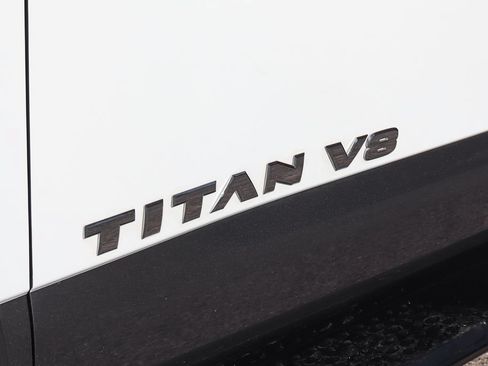Used 2018 Nissan Titan PRO-4X AWD/4WD image 52