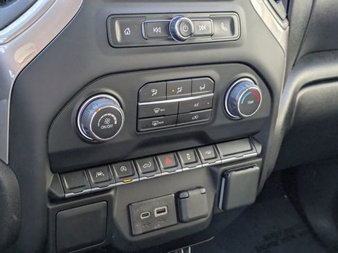 Used 2022 Chevrolet Silverado 1500 Custom image 15