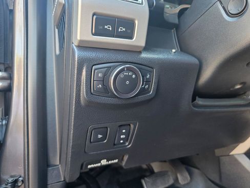 Used 2017 Ford F250 Lariat w/ Lariat Ultimate Package AWD/4WD image 36