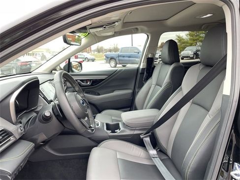 Used 2025 Subaru Outback Onyx Edition image 11