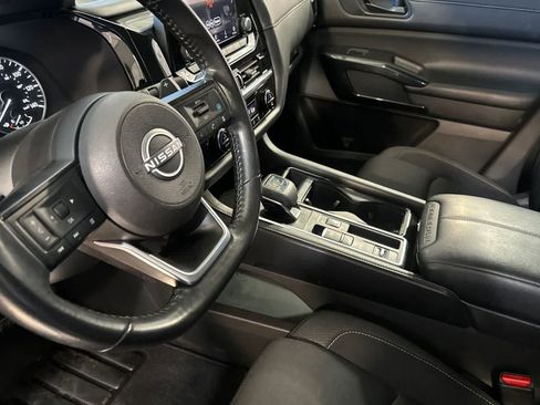 Used 2024 Nissan Pathfinder SV w/ Black Appearance Package FWD image 14