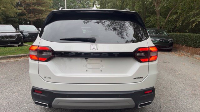 Used 2025 Honda Pilot Touring image 8
