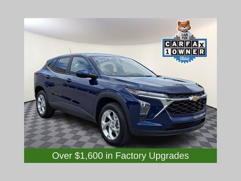 Used 2024 Chevrolet Trax LS w/ LS Convenience Package FWD image 1
