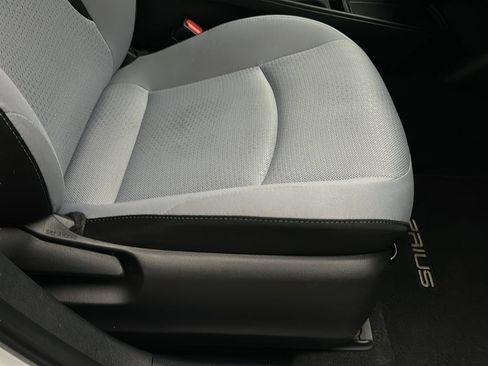 Used 2021 Toyota Prius LE w/ Carpet Mat Package (TMS) AWD/4WD image 18