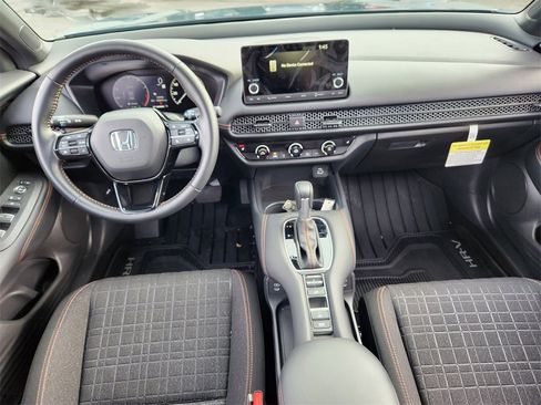 Used 2025 Honda HR-V Sport image 11
