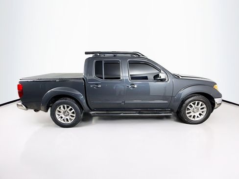 Used 2012 Nissan Frontier SL image 2