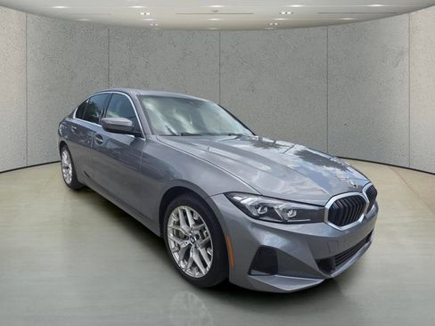 Used 2025 BMW 330i Sedan w/ Convenience Package RWD image 7