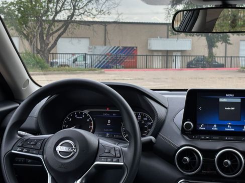 Used 2025 Nissan Sentra SV image 34