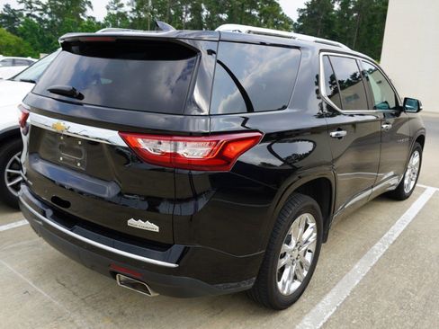 Used 2018 Chevrolet Traverse High Country w/ LPO, Floor Liner Package AWD/4WD image 4
