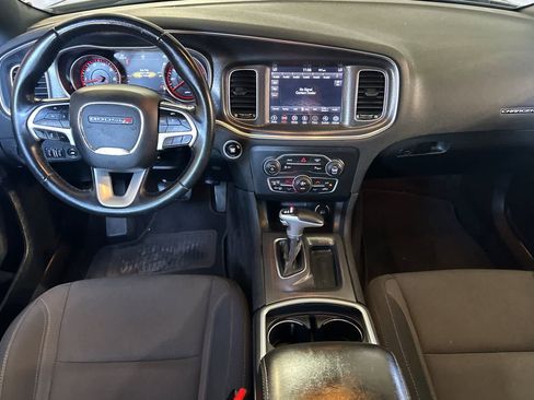 Used 2018 Dodge Charger SXT Plus RWD image 4