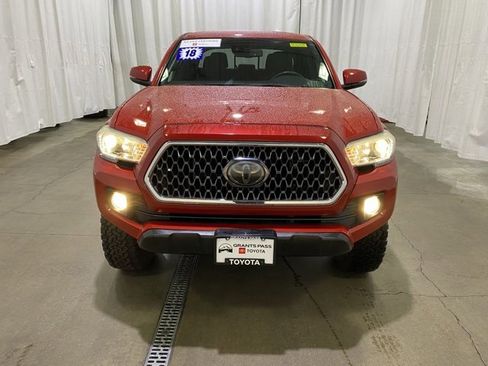 Certified 2018 Toyota Tacoma TRD Off-Road image 8