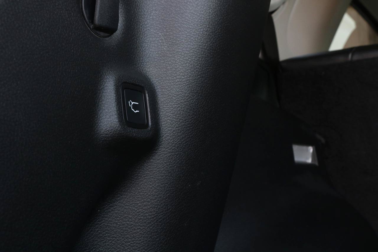 Used 2022 Jeep Compass Limited w/ Elite Group AWD/4WD image 40