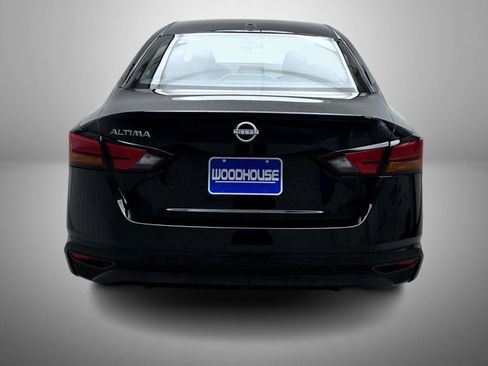 Used 2025 Nissan Altima 2.5 SV FWD image 6