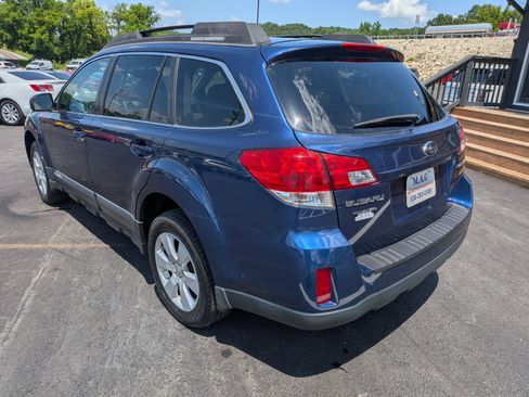 Used 2011 Subaru Outback 2.5i Premium w/ All-Weather Pkg AWD/4WD image 4