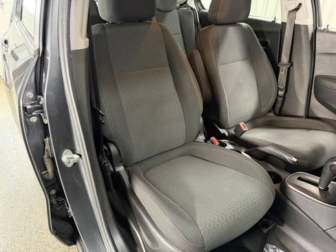 Used 2019 Chevrolet Trax LS AWD/4WD image 18