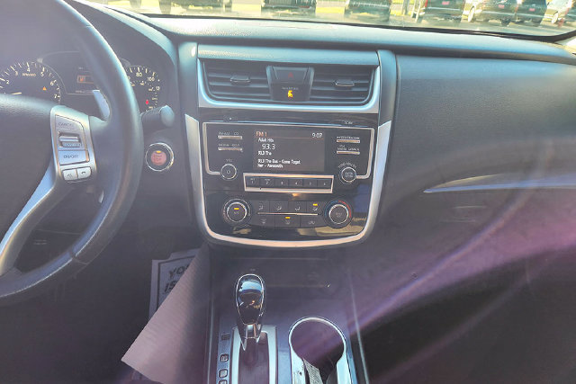 Used 2018 Nissan Altima 2.5 SR FWD image 9