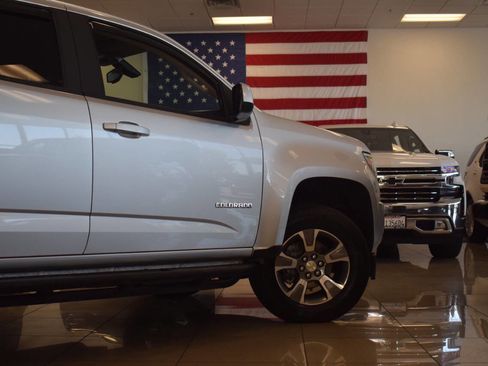 Used 2018 Chevrolet Colorado Z71 AWD/4WD image 34