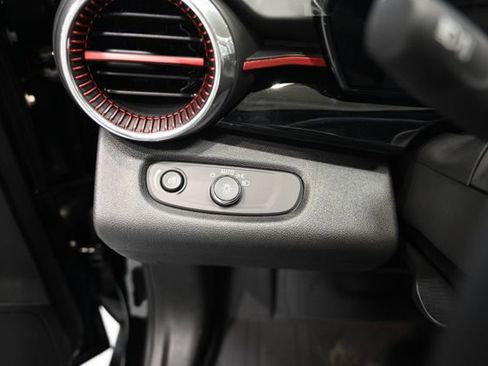 New 2026 Chevrolet Trax RS w/ Sunroof Package image 23