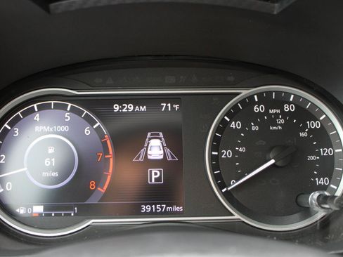 Used 2021 Nissan Versa SR FWD image 21