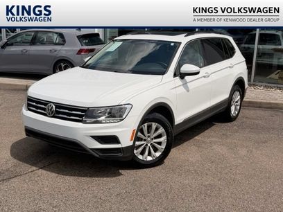 Used 2018 Volkswagen Tiguan SE w/ Panoramic Sunroof Package